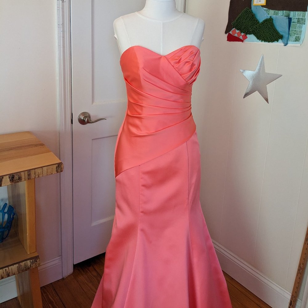 Alfred Angelo Vibrant Pink Strapless Gown - Picture 5 of 13